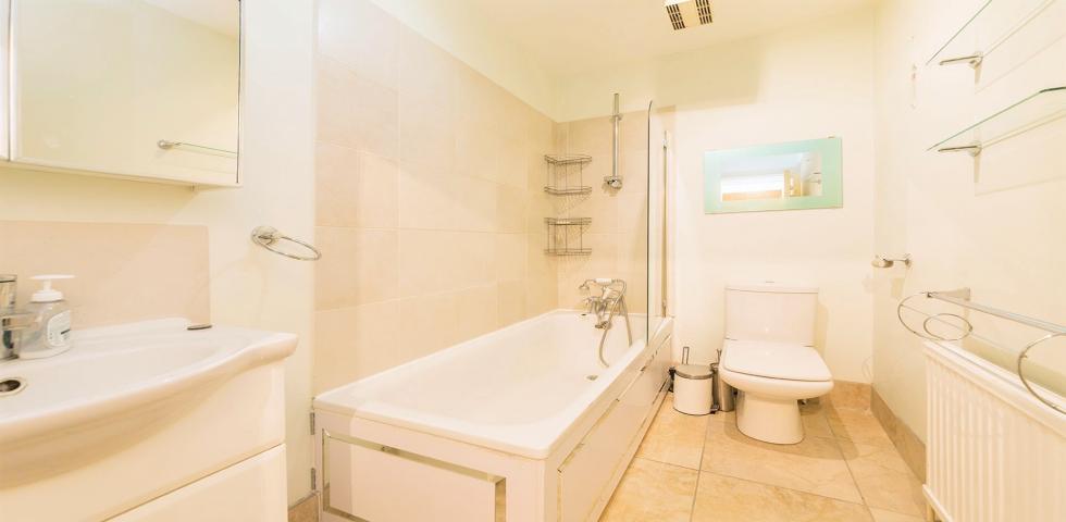 			NEW INSTRUCTION, 2 Bedroom, 1 bath, 1 reception Flat			 Victoria Road, QUEENS PARK / KILBURN